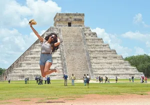 Full-Day Tour Chichen Itza, Valladolid and Cenote open bar in bus