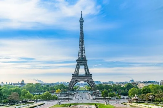 Paris by Rail - Sightseeing Bus and Eiffel Tower Champagne Lunch