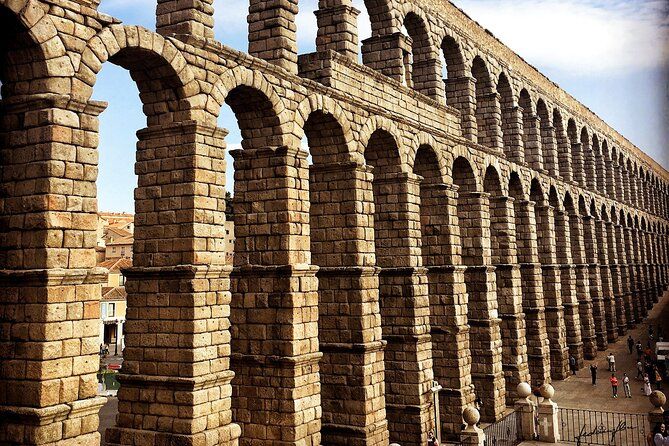 Segovia and Spanish Versailles Full-Day Tour with Wine Tasting