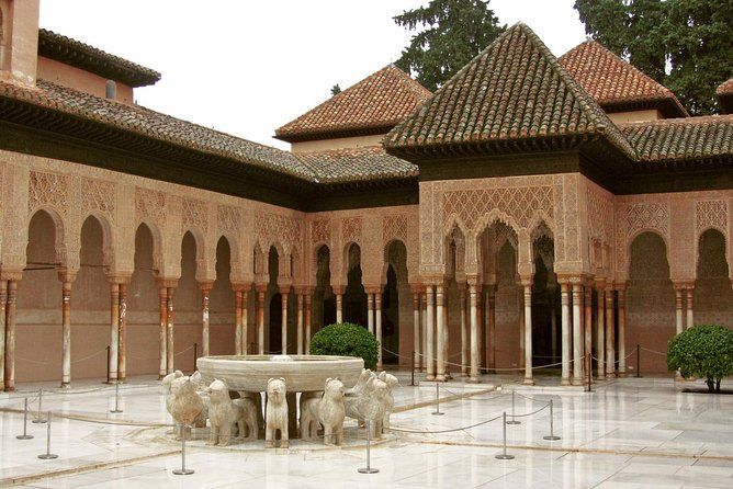 Skip-the-Line Alhambra, Nasrid & Generalife Granada Tour
