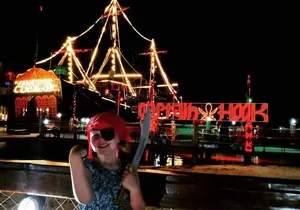 Couples Special Price! Cancun Pirate Show with Dinner & Drinks