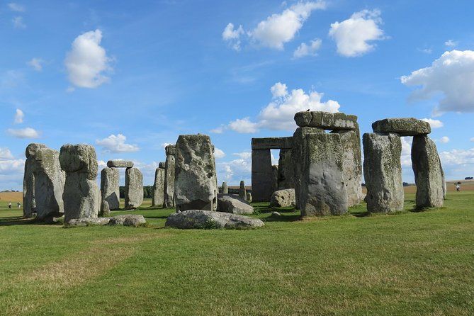 Stonehenge Salisbury Cathedral & Magna Carta. Private Car Tour.