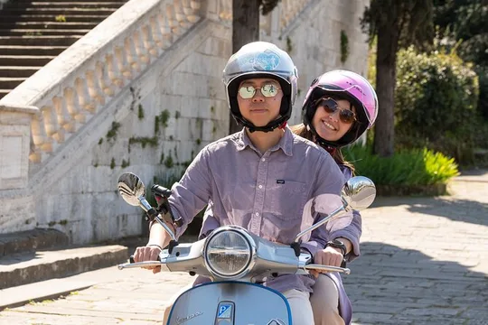 Private Tour Florence Panoramic Vespa Tour with Personal Photographer