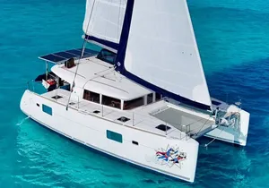 Catamaran Party Isla Mujeres Exclusive Beach Club from Cancun