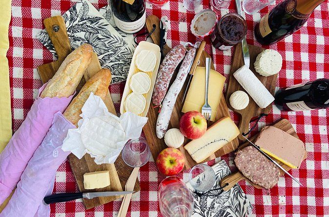 Sunset Picnic with View of Eiffel Tower and Live Music