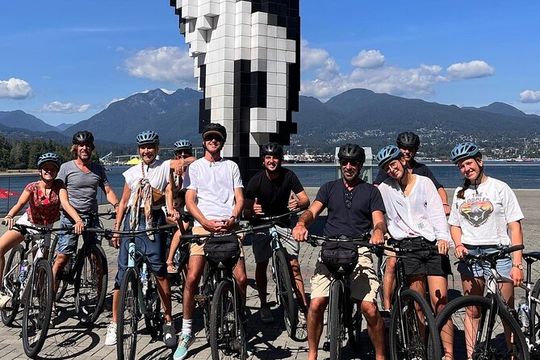 Stanley Park & Downtown - Vancouver Bike Tours