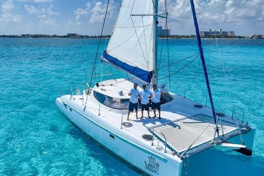 Sailing and snorkeling on a luxury catamaran to Isla Mujeres