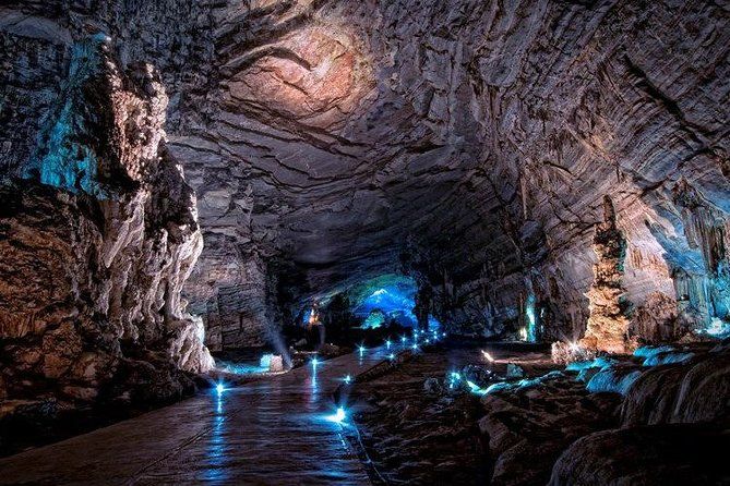 Discover the Cacahuamilpa Grottoes from Taxco
