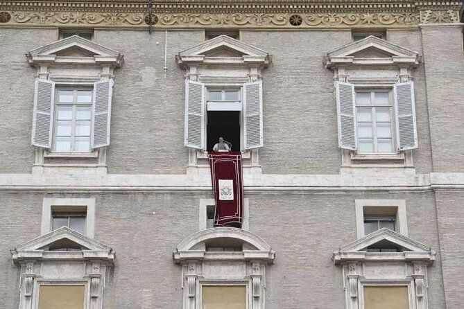 Pope blessing and Soccer Match Private Tour like a true Roman