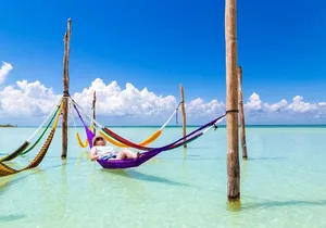 Holbox Full-Day Boat Tour: Yalahau Cenote & Passion Island