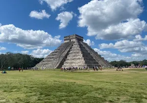 Discover the Maya ancient city Chichen Itza & 2 cenotes included