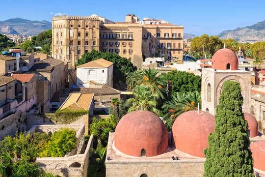 Palermo Walking Tour and Guided Visit to Palazzo dei Normanni