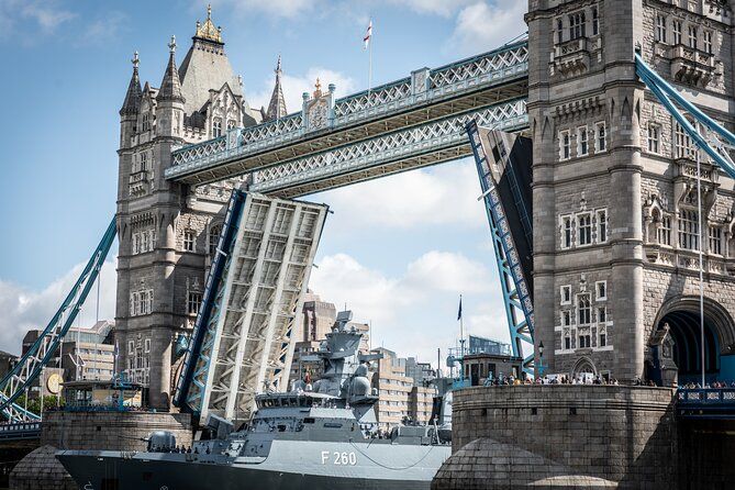 Explore Tower Bridge & London's Top 30 Landmarks Tour