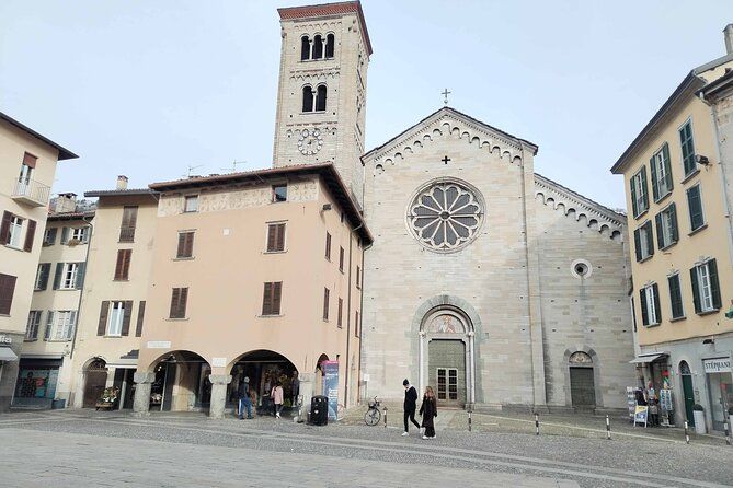 A Self-Guided Walking Tour of Como and its Breathtaking Lakeside