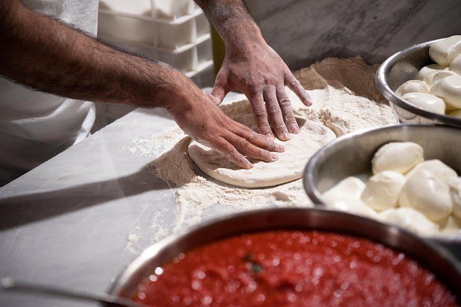 Private Pizza & Tiramisu Class at a Cesarina's home with tasting in Ostuni