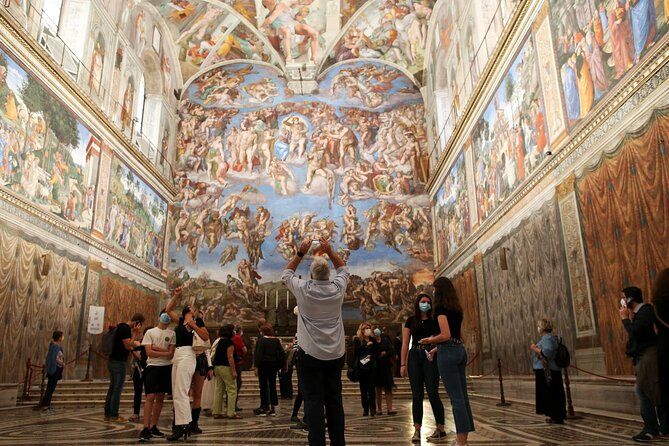 Vatican : Guided Tour Vatican Museums and Sistine Chapel