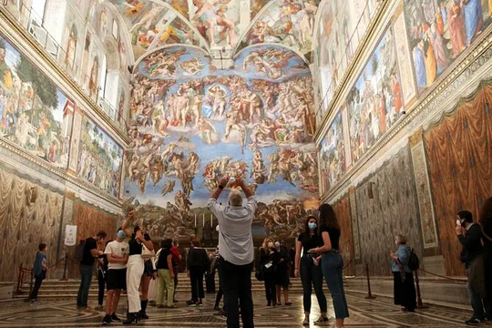 Vatican : Guided Tour Vatican Museums and Sistine Chapel