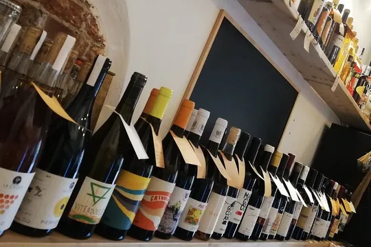 Wine Tasting in a group with other travelers