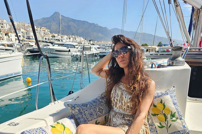 Shared Sailboat Experience Feel nature with dolphins