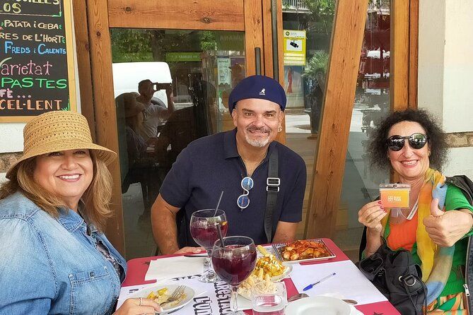 Barcelona Art and Tapas Small Group Walking Tour with Picasso Museum