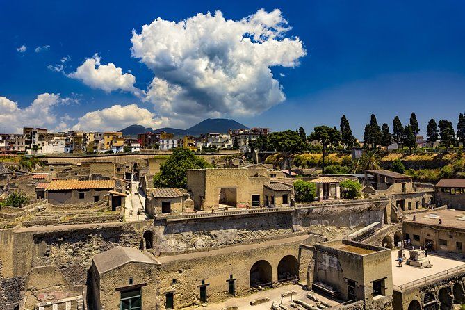 Herculaneum small group tour with an archaeologist - skip the line