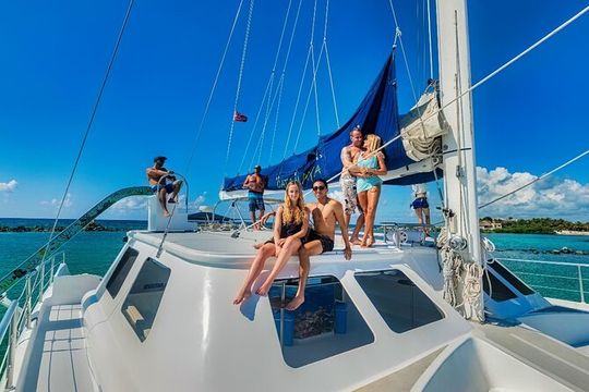 Catamaran Cruise to Isla Mujeres with Snorkeling and Lunch