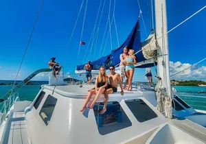 Catamaran Cruise from Costa Mujeres with Snorkeling and Lunch