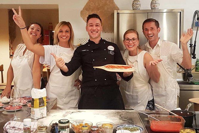 Vip-Private Pizza Cooking Class with Pro Pizzachef in Pro Kitchen