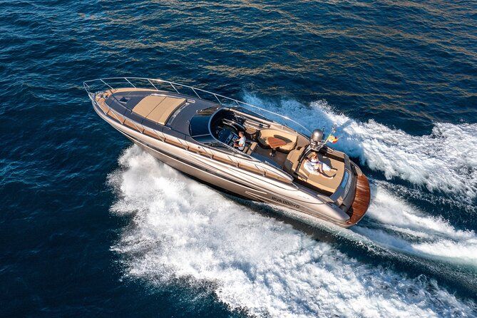 Private Luxury Yacht to Capri from Sorrento – Riva Rivale 52