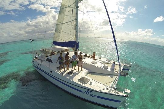 Isla Mujeres Full-Day Tour from Cancun with Lunch