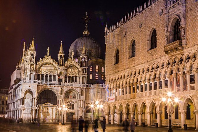 Venice Private Evening Stroll with VIP Entry to Saint Mark's After Hours