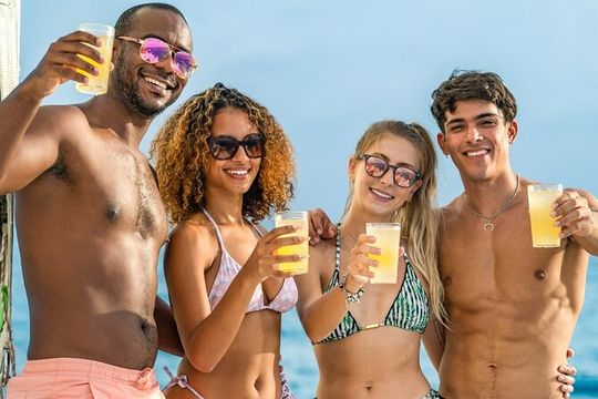 Sailing All Inclusive Experience in Catamaran to Isla Mujeres