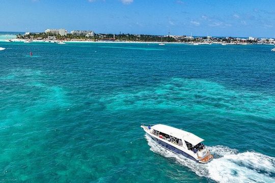 Sailing away-Island Adventour Yacht - Isla Mujeres Beach Club