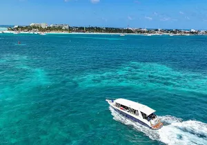 Sailing away-Island Adventour Yacht - Isla Mujeres Beach Club