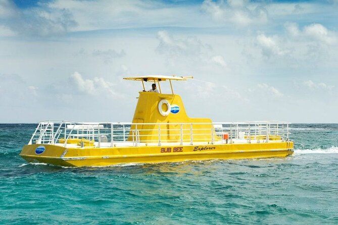 Hop-on Hop-off City Tour Cancun and Glass-Bottom Submarine