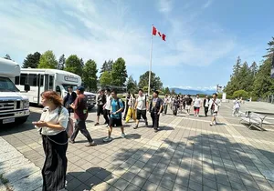 8 Hours Private Tour of Vancouver & Capilano Bridge & Beyond