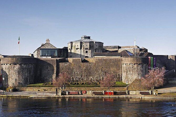 Sean's Bar, Athlone Castle and Clonmacnoise Monastery