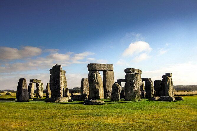 Private tour to Stonehenge and Windsor Castle from London