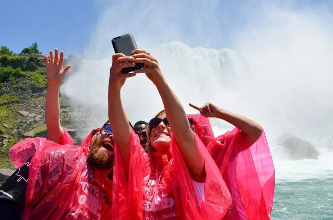 Niagara Falls & Niagara-on-the-Lake Tour from Toronto