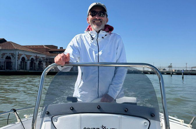 Private boat tour of the Venetian lagoon Murano Burano Torcello