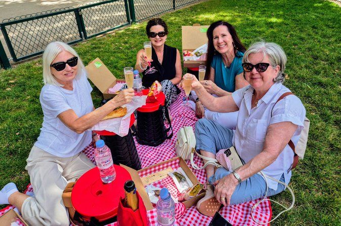 Exclusive Gourmet Picnic Experience at the Eiffel Tower