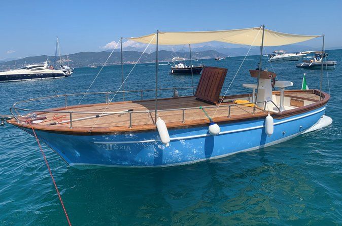 Boat tour 5 Terre from La Spezia : swim, food & drink