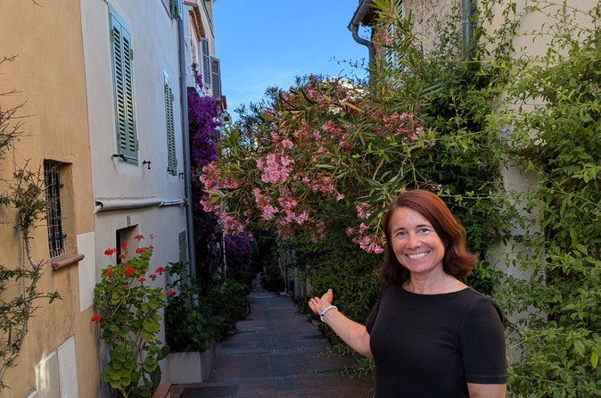 2 Hour Walking Tour in the Old Town of Antibes