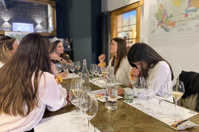 Rioja & Txakoli Wine Tasting in Bilbao with a Local Sommelier