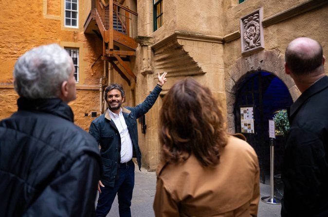 Edinburgh Private Walking Tour in Spanish