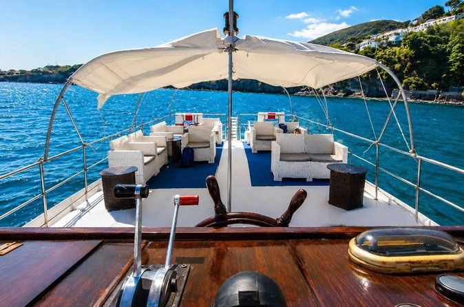 Boat excursion with lunch on board to discover Ischia