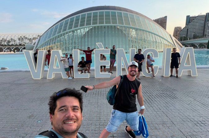 Valencia: Guided Treasure Hunt and Outdoor Escape Game