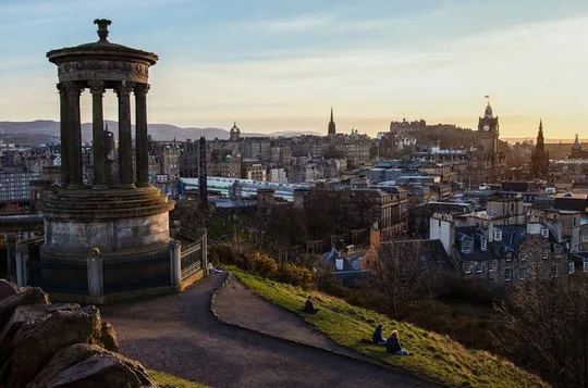Edinburgh Full Day Walking Tour with Castle Included -Small Group