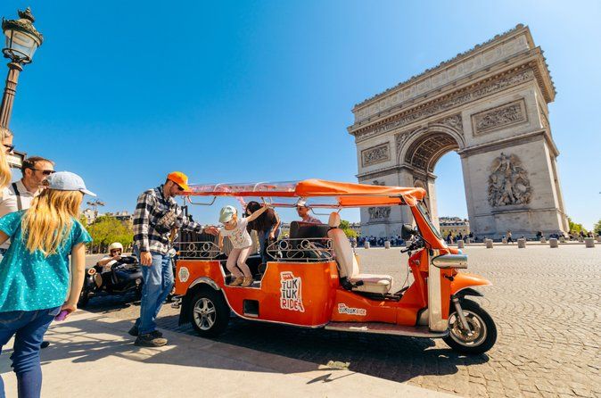 Private Tour in Paris by Electric TUKTUK