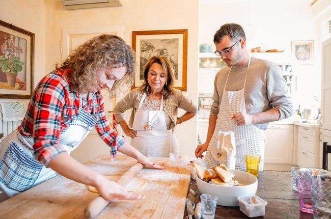 Pasta and Tiramisu class with Mamma in Spoleto